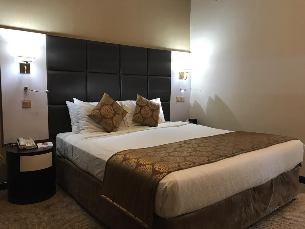 דובאי The Park Hotel Formerly מראה חיצוני תמונה
